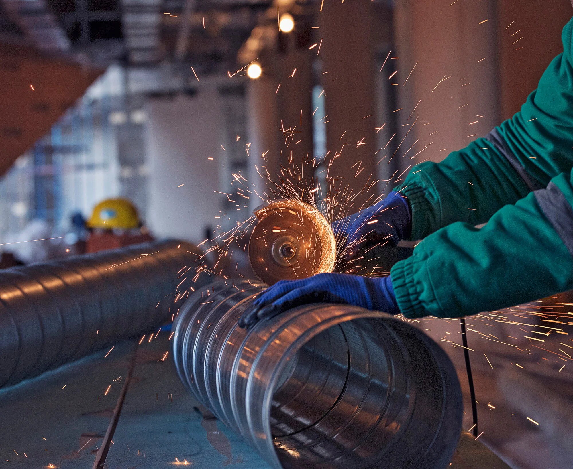 Travail industriel de soudage et fabrication métallique
